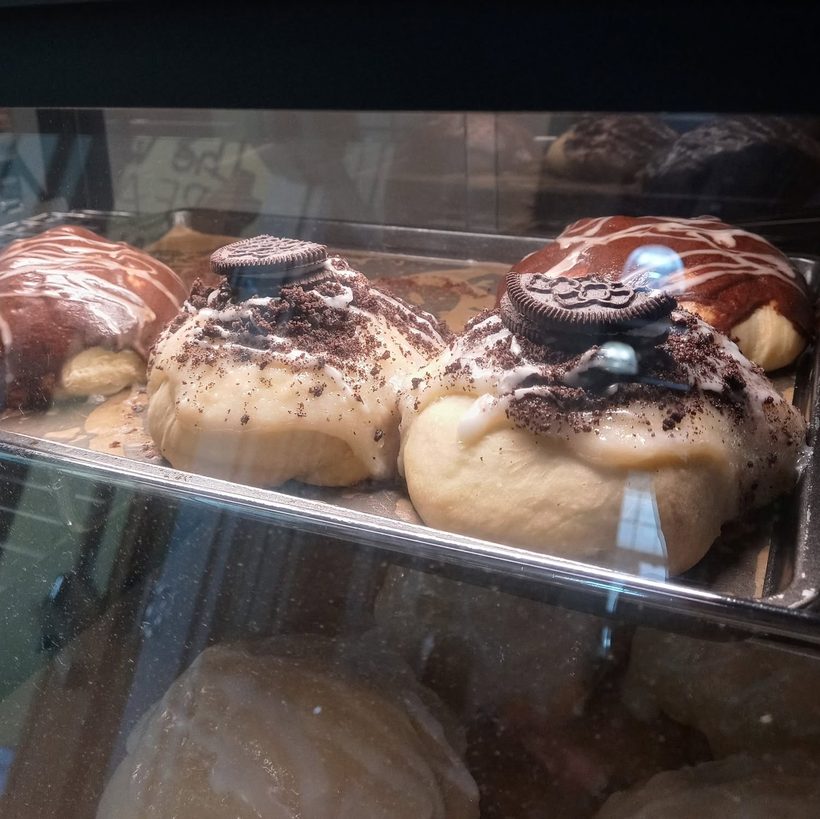 Cookies-and-cream sweet buns